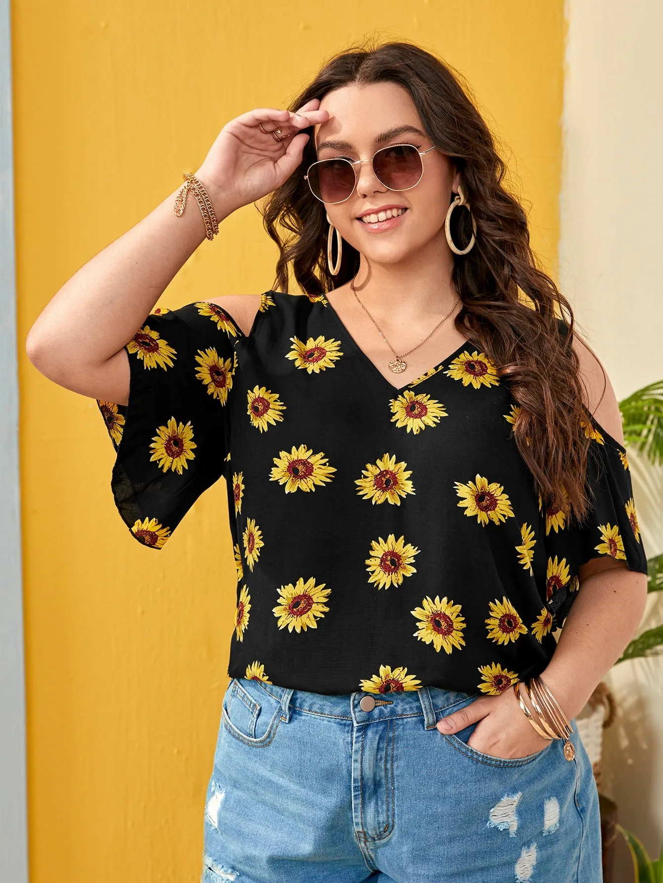 Floral Cut Out Half Sleeve V Neck Regular Plus Size Blouse