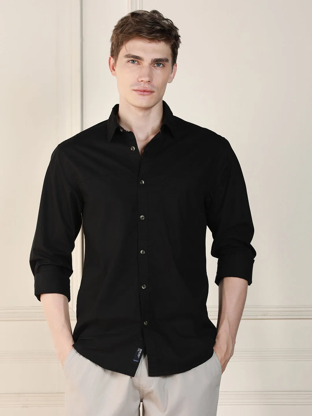 Men's Black Solid Spread Collar Long Sleeves Relaxed Fit Casual Shirt