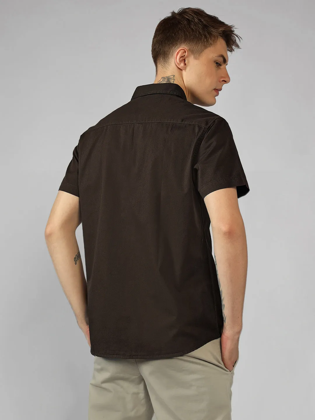 Men's Brown Solid Spread Collar Short Sleeves Regular Fit Casual Shirt