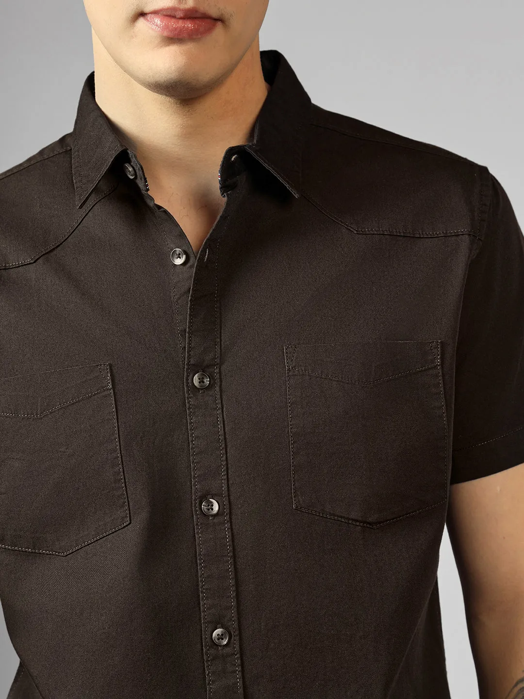 Men's Brown Solid Spread Collar Short Sleeves Regular Fit Casual Shirt